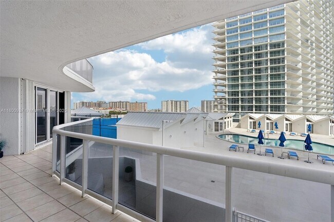 Building Photo - 16711 Collins Ave