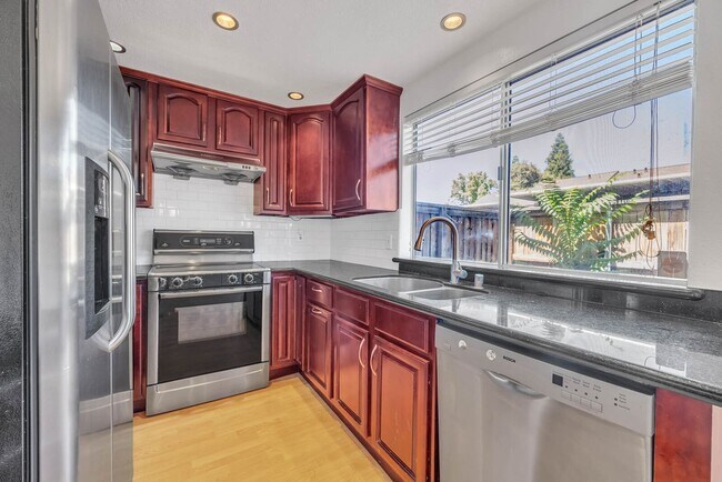 Building Photo - 3926 Oak Villa Cir