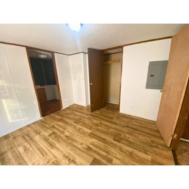 Primary Photo - 306 Mark Rd