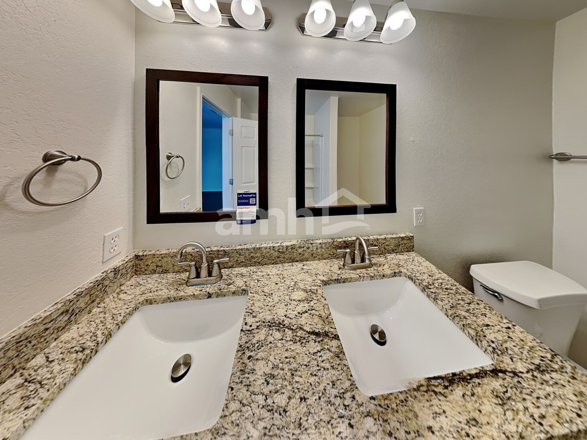 Building Photo - 11834 Silver Arbor