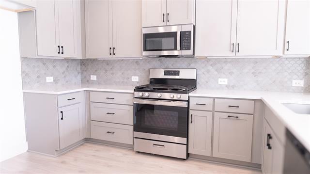 Building Photo - 2558 Campden Mews