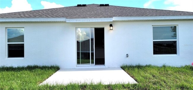 Building Photo - 707 Staffora St