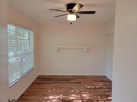 Building Photo - 550 SW 38th Terrace