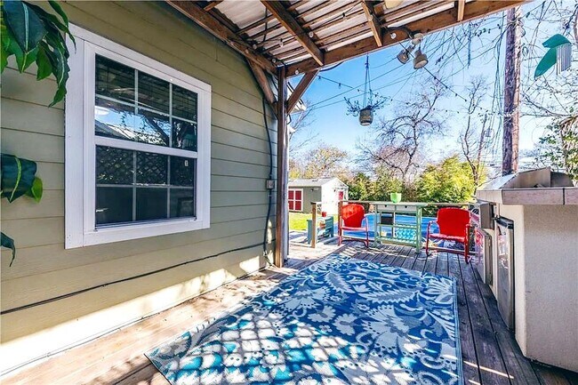 Building Photo - 3305 Larry Ln