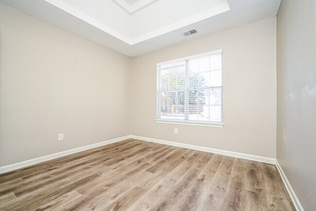 Building Photo - 6686 Pole Creek Dr