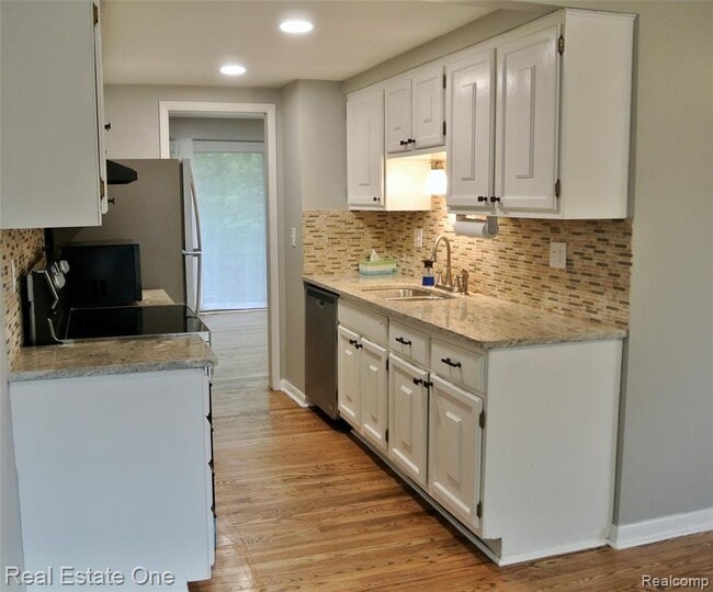 Building Photo - 1403 Oakbrook E Dr