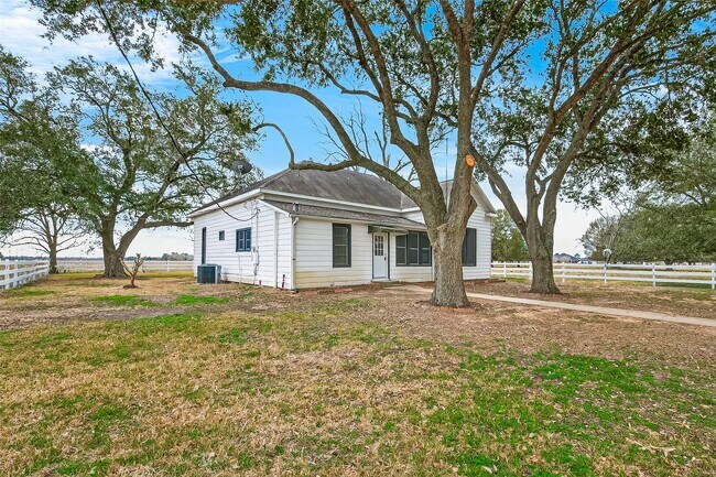 Building Photo - 1603 Blase Rd