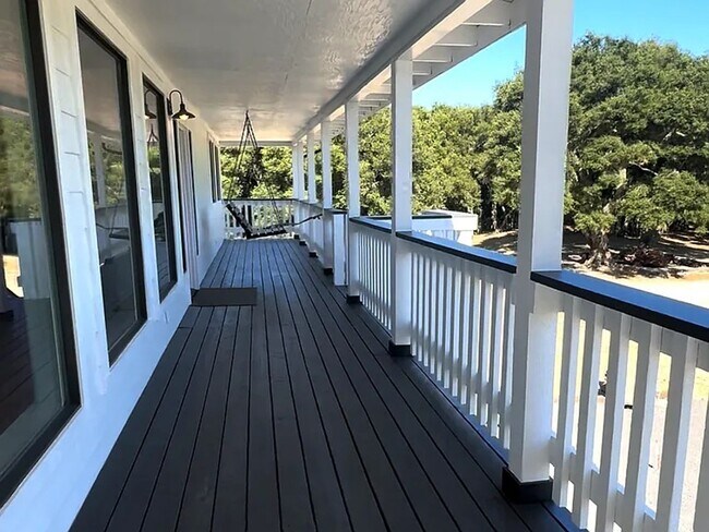 Building Photo - Beautiful 2 Bed 2 Bath Home Available NOW!!!