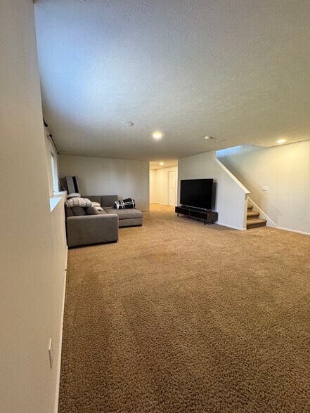 Building Photo - 18025 Lisbon Dr