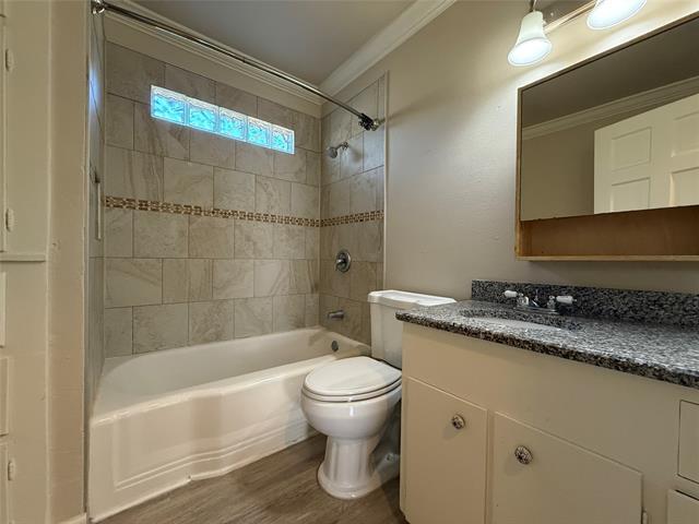 Building Photo - 1321 Smilax Ave