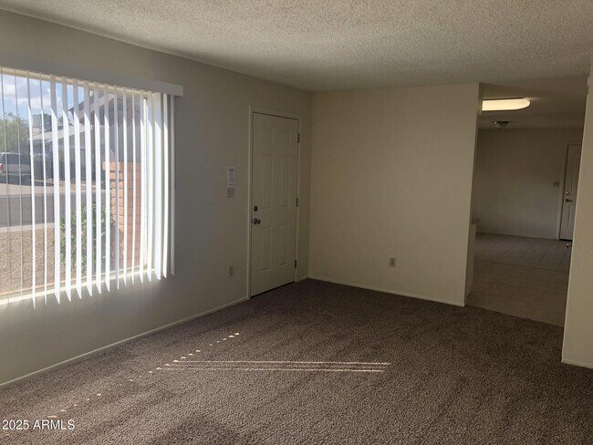 Building Photo - 26 E Duke Dr