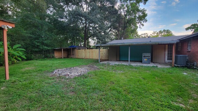 Building Photo - 2100 Hill Top Ct