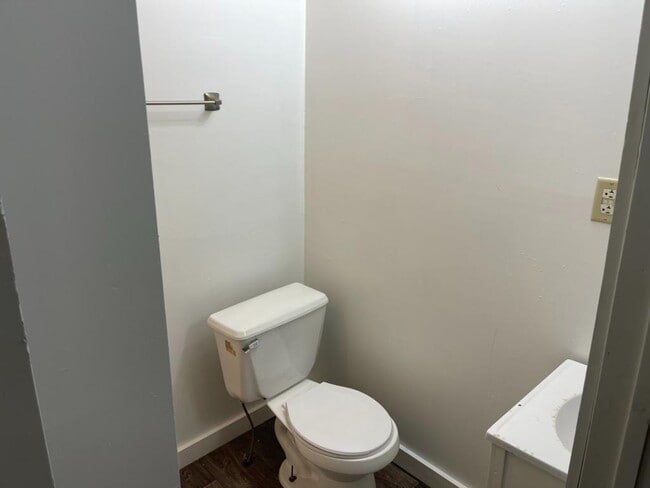 Building Photo - 707 S 17th St