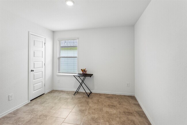 Building Photo - 7510 Carson Ct
