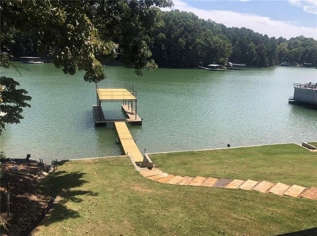 Building Photo - 6163 Lake Lanier Heights Rd