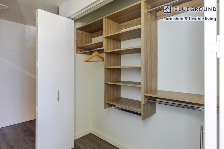 Building Photo - 1000 S Michigan Ave