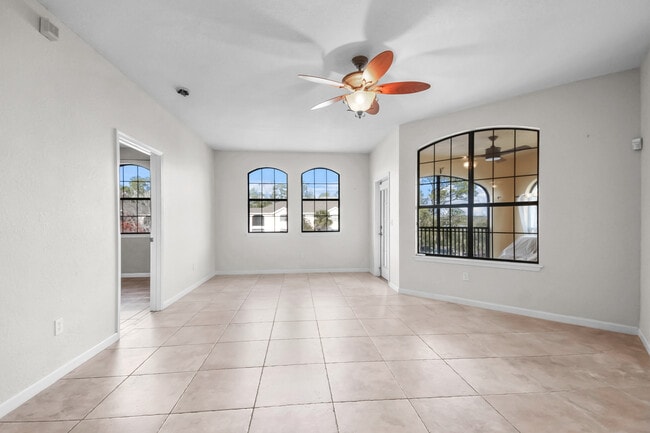 Building Photo - 2221 Vista Cove Rd