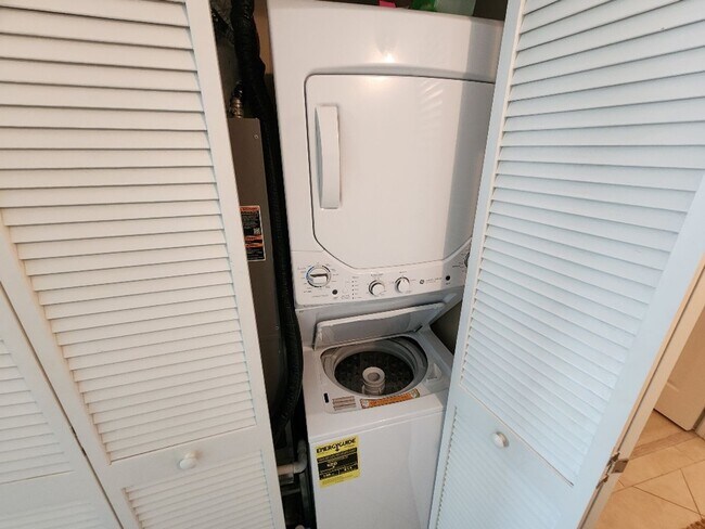 Building Photo - Beautiful Fully Furnished Marker 33 Condo on the water