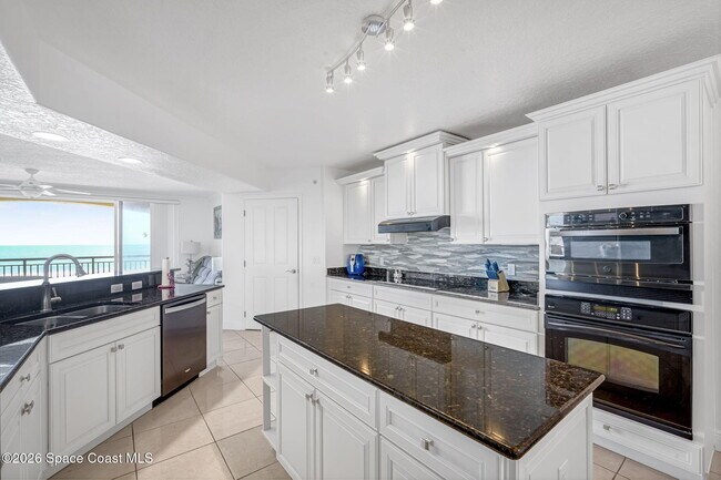 Building Photo - 1805-1A1a Jimmy Buffett Mem Hwy