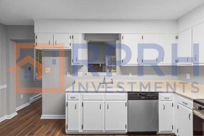 Building Photo - 670 Cedarbrook Ct