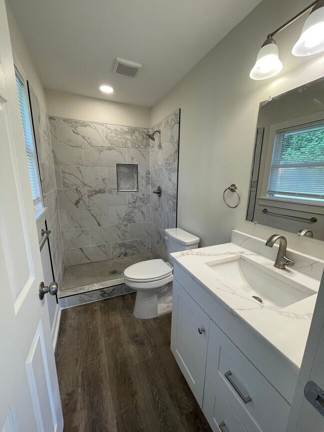 Building Photo - Completely remodeled 3/2 House- $2,150