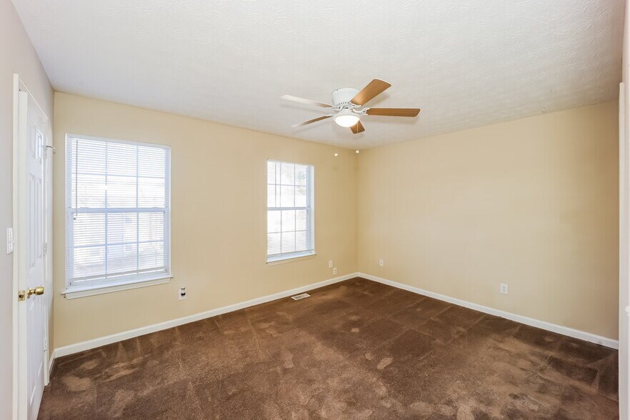 Building Photo - 5960 Hampton Ct