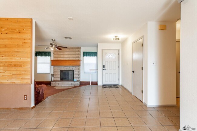 Building Photo - 10605 S Del Vista Dr