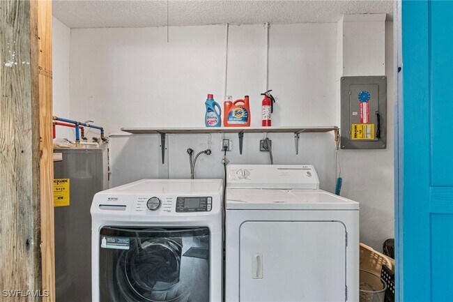 Building Photo - 11 2nd St