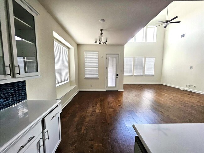 Building Photo - 1105 Malibar Ln