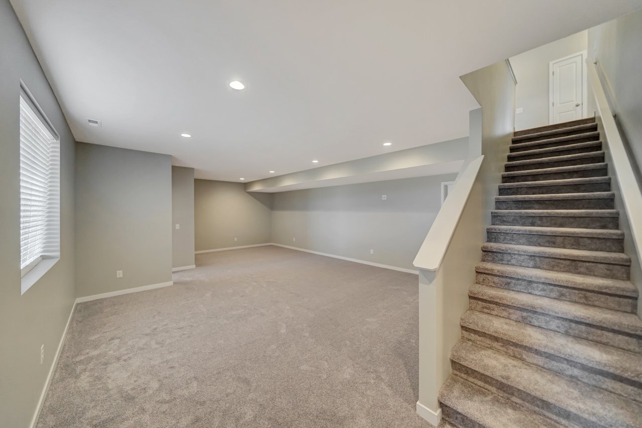 Building Photo - 9049 S 42nd St