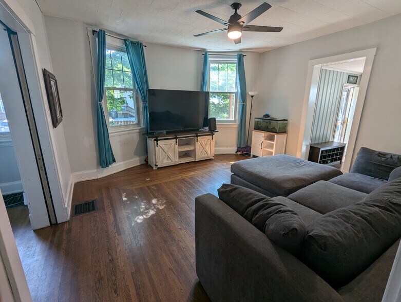 Living Room - Mud Room & Office to right. Dining/Addt'l Living room to left. - 2539 Marsh Ave