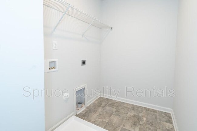 Building Photo - 1645 Weatherend Dr