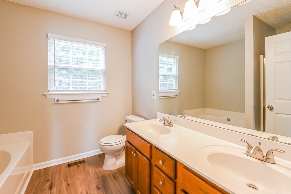 Building Photo - 3000 Basswood Dr