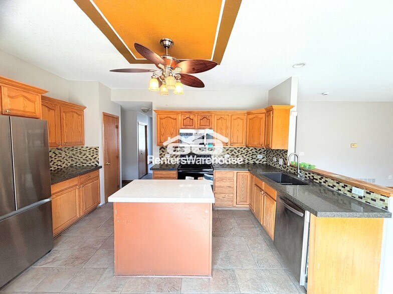 Building Photo - 6874 Dakota Dr