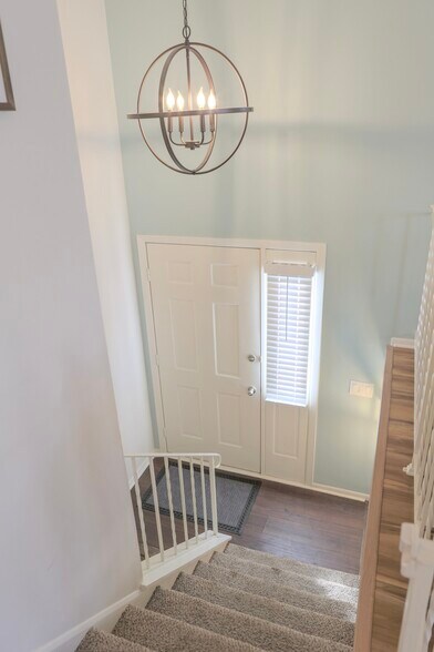 Building Photo - 7589 Zinnia Way