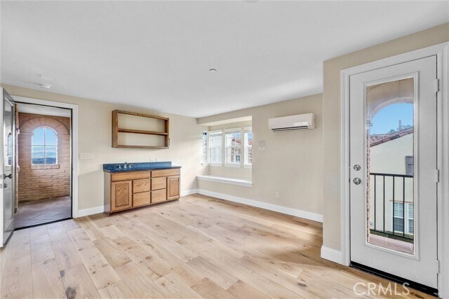 Building Photo - 31 Cezanne