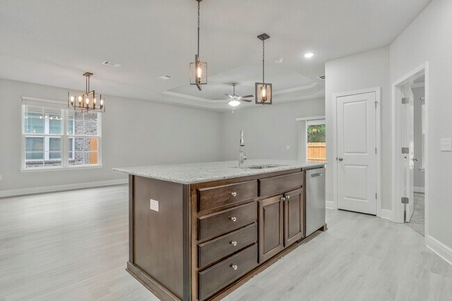 Building Photo - 5402 Parkside Dr