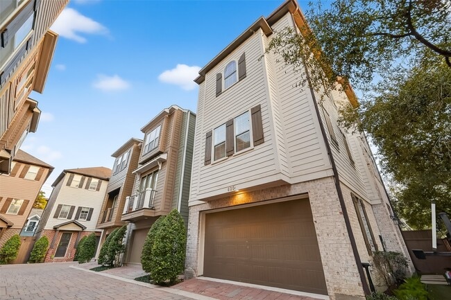 Building Photo - 620 Rutland St