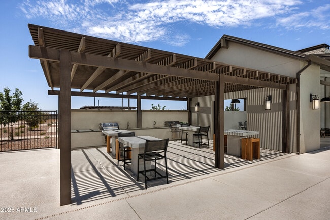 Building Photo - 23006 E Starflower Dr