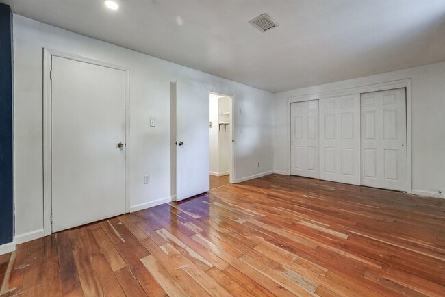 Building Photo - 354 1st St