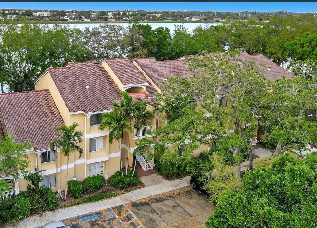 Building Photo - 2667 NW 33rd St