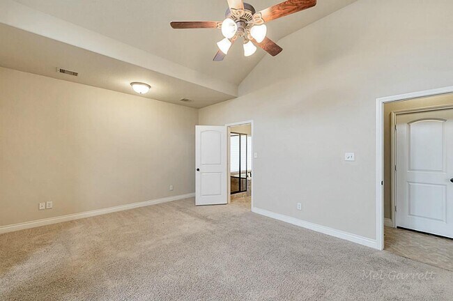 Building Photo - 28810 Davenport Dr