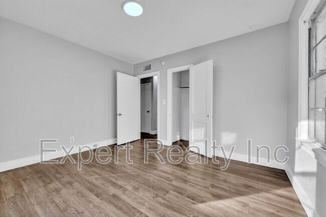 Building Photo - 616 Rutledge Dr