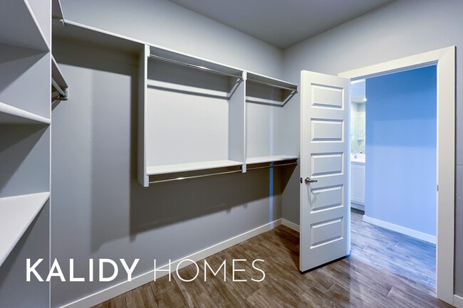 Building Photo - 12624 E Hefner Rd