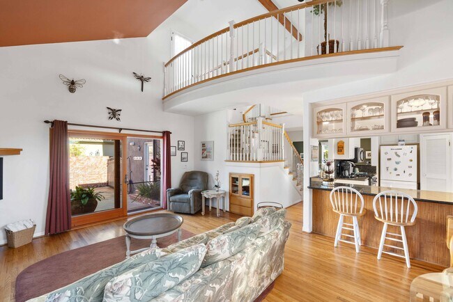 Building Photo - 1605 Lynngrove Dr