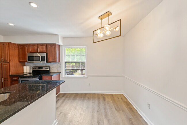 Building Photo - 128 Lablanc Way NW