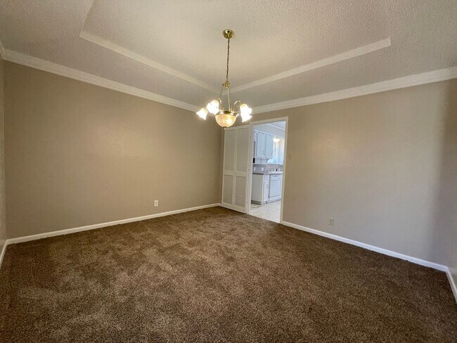 Building Photo - COMING SOON 3 BEDROOM 2.5 BATH SPACIOUS HO...