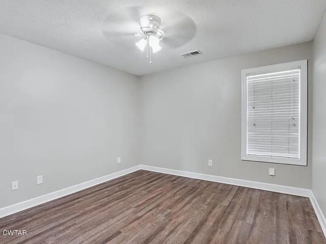 Building Photo - 47 Shaded Brook Ln