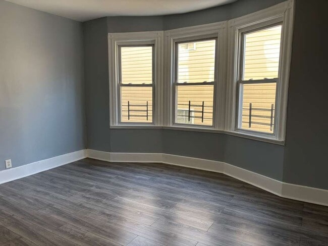 Building Photo - 134 Seymour Ave