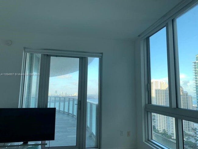 Building Photo - 300 S Biscayne Blvd
